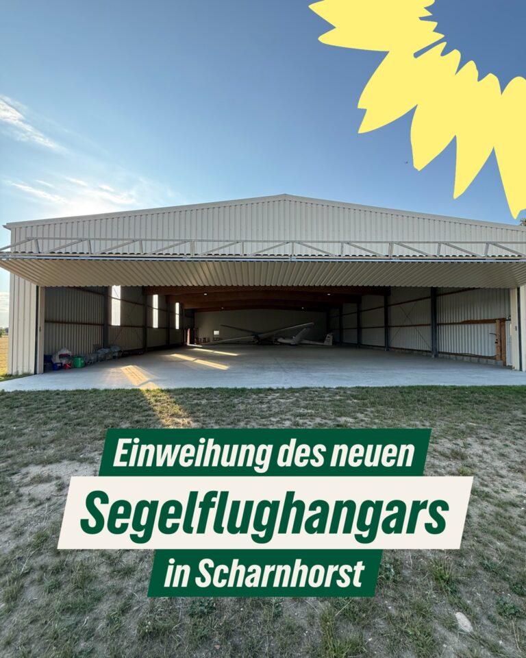 Einweihung des neuen Segelflughangars in Scharnhorst